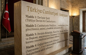 1982 Anayasası Nedir, İlk 4 Maddesi Neden Değiştirilemez? İşte Detaylar!